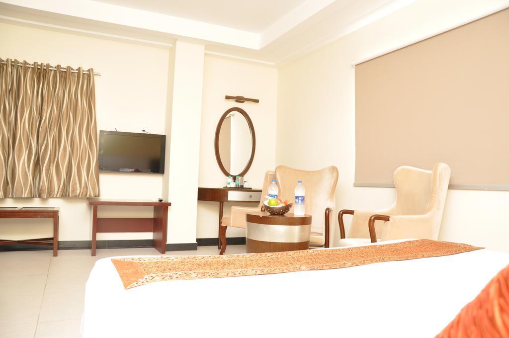 Hotel Shaans Tiruchirappalli Habitación foto