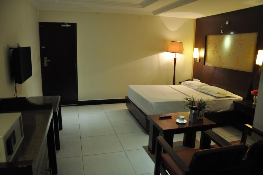 Hotel Shaans Tiruchirappalli Habitación foto